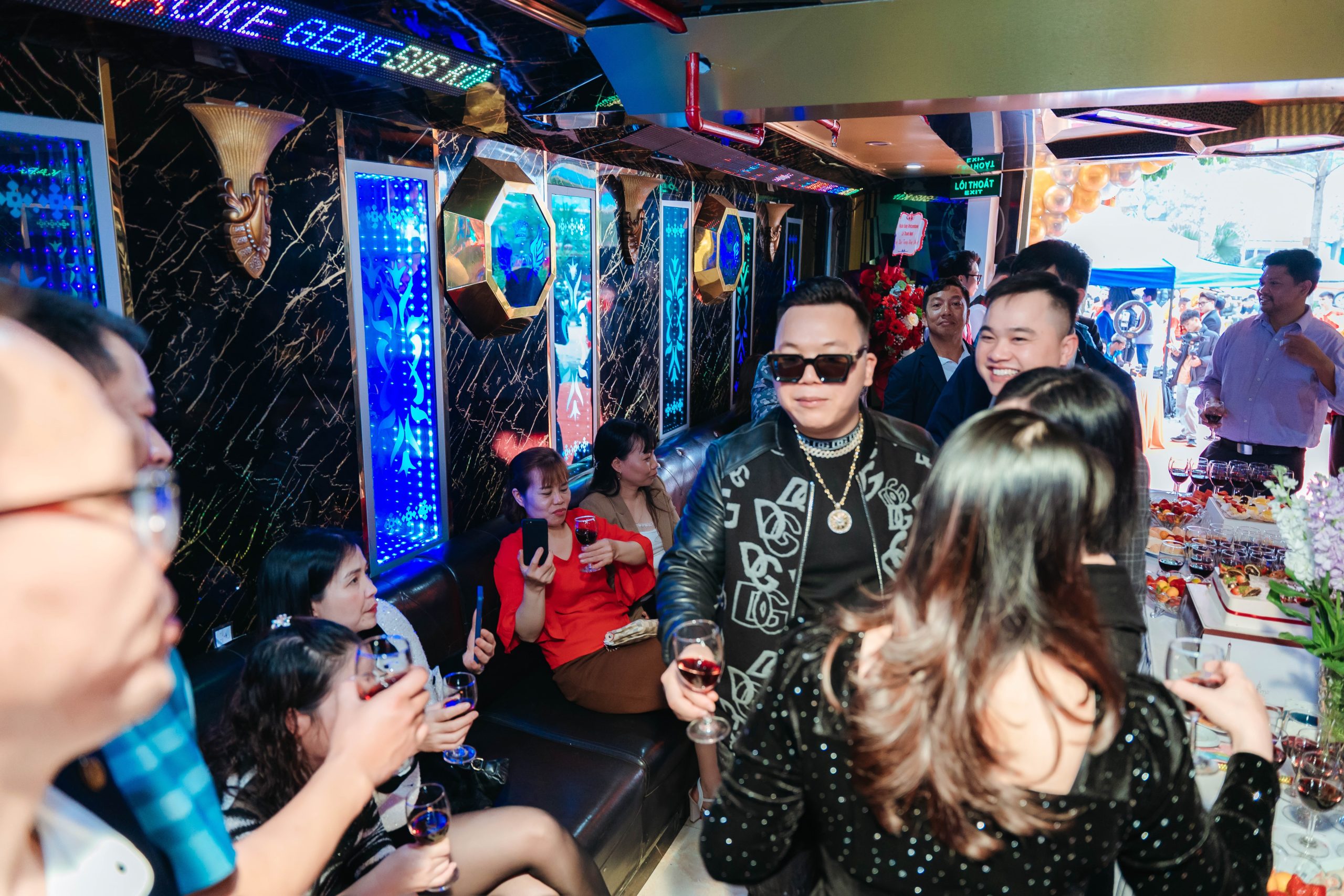 HUY01404