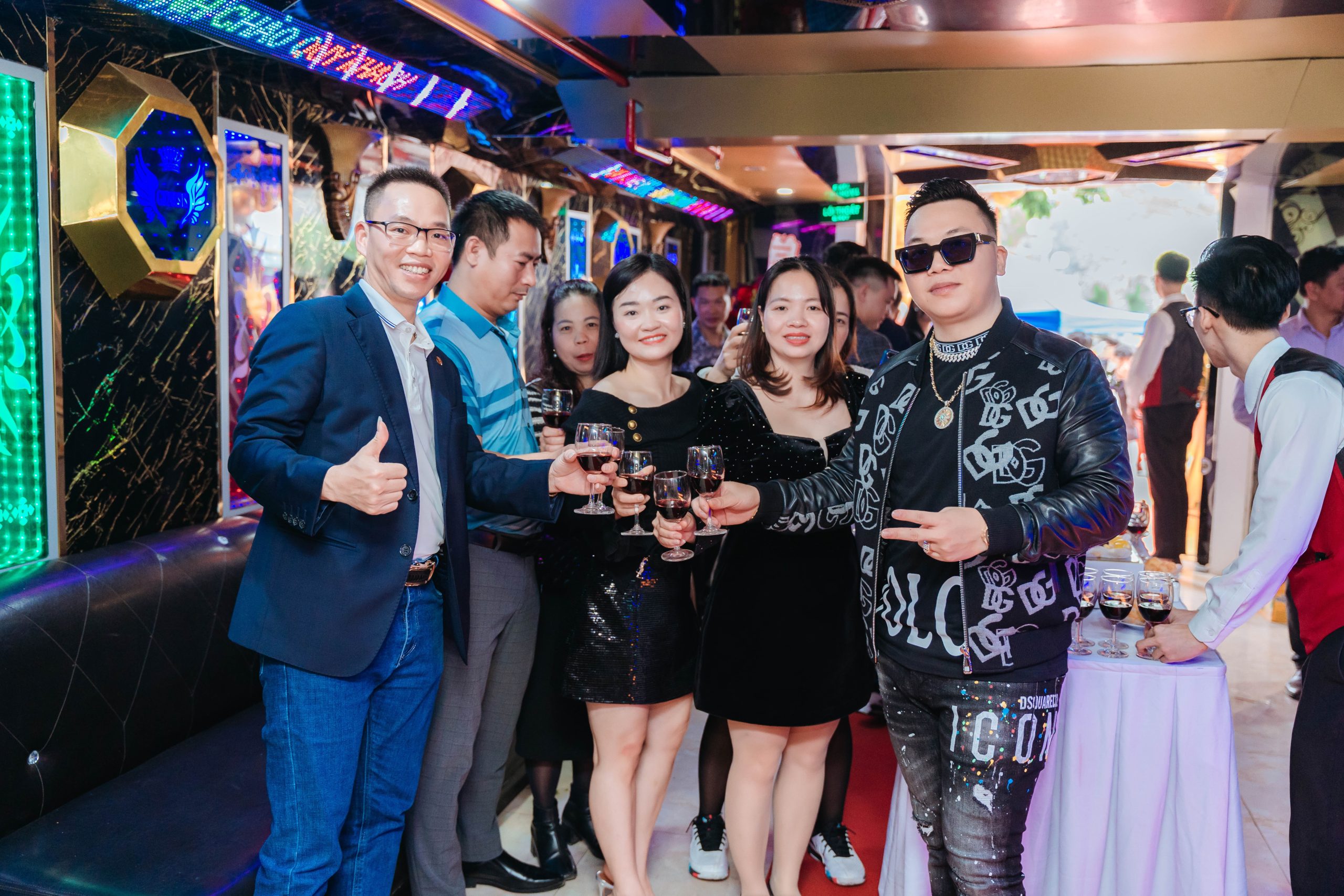 HUY01406