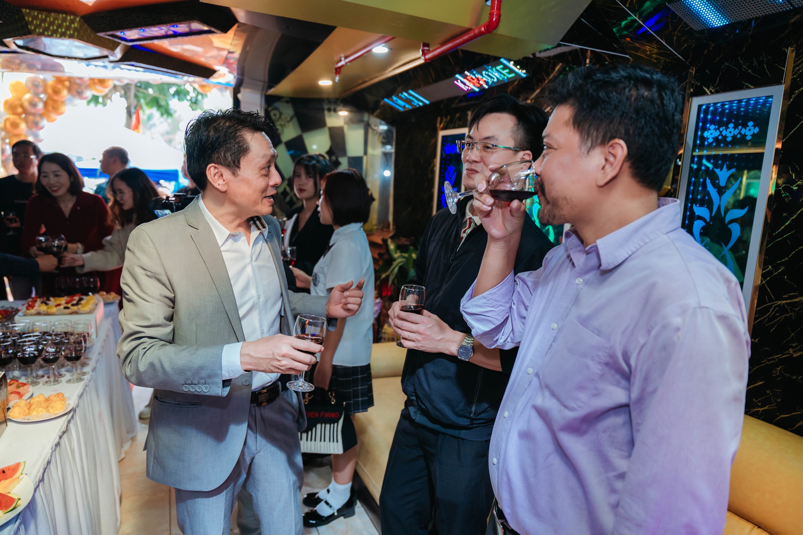 HUY01428